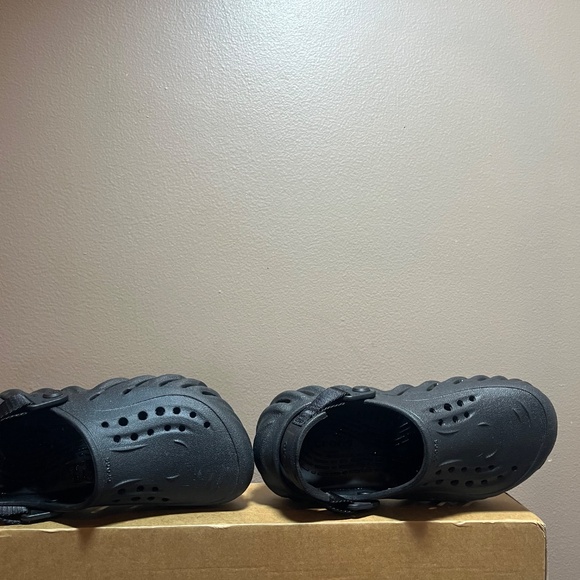 Crocs - Picture 2 of 7